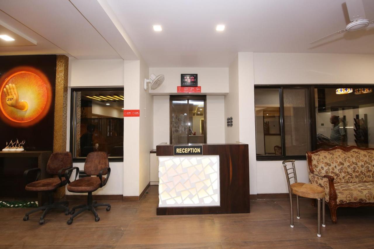 Capital O 36691 Hotel Aashirwad Inn ג'אבלפור מראה חיצוני תמונה